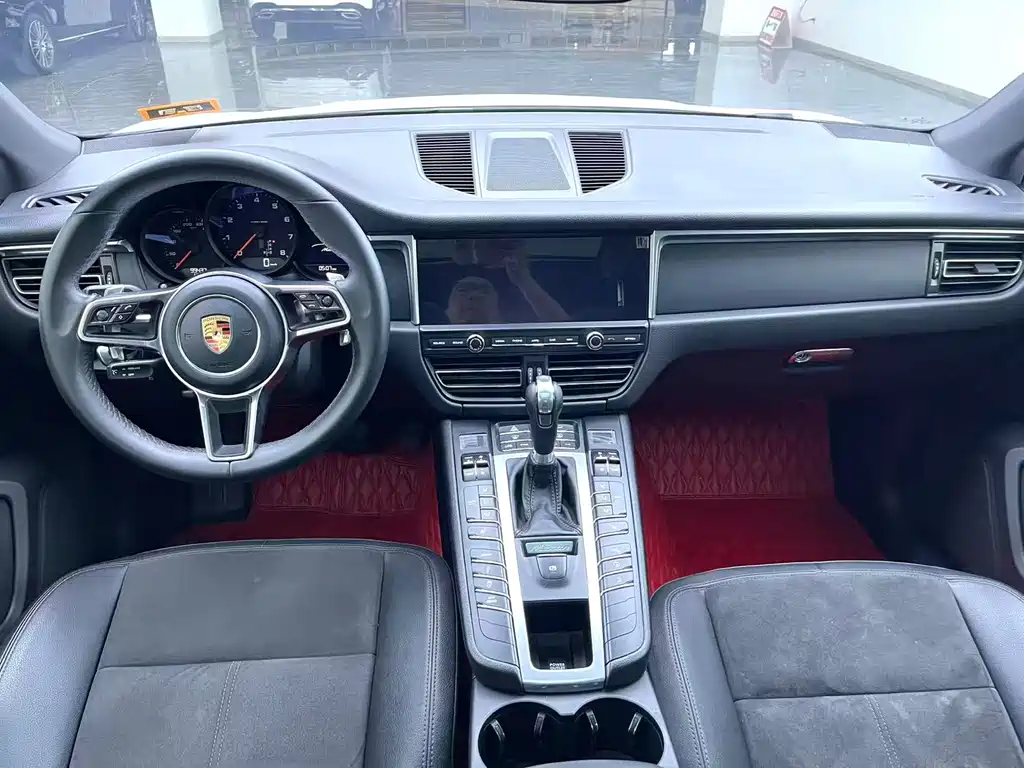 Porsche Macan — миниатюра 7