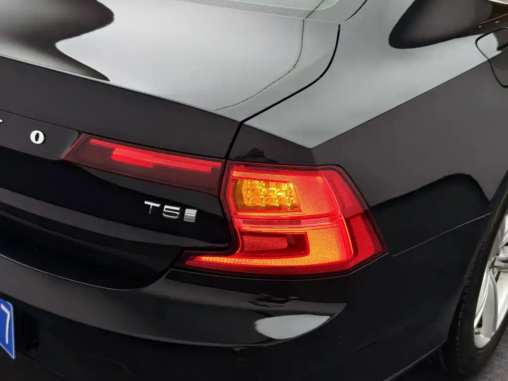 Volvo S90 — миниатюра 32