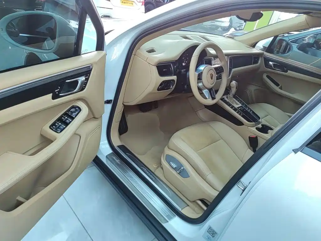 Porsche Macan — миниатюра 16