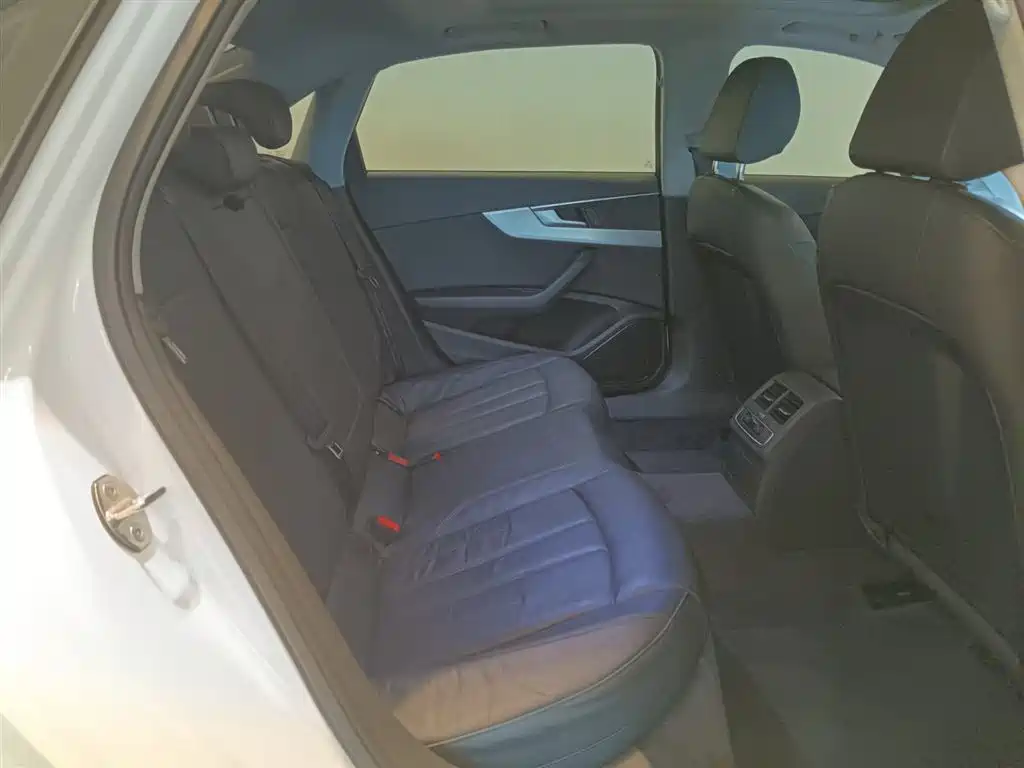 Audi A4L — миниатюра 7