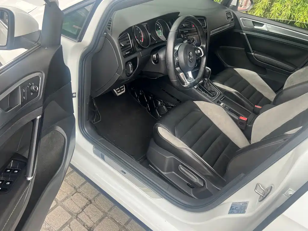 Volkswagen Golf — миниатюра 10
