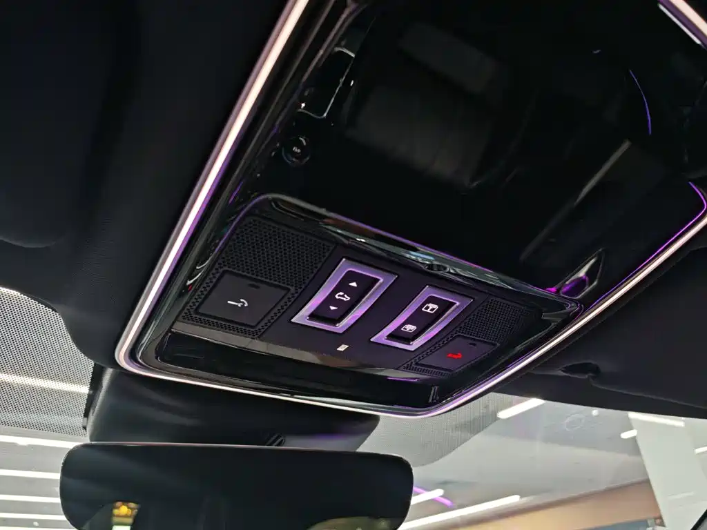 Land Rover Velar — миниатюра 18