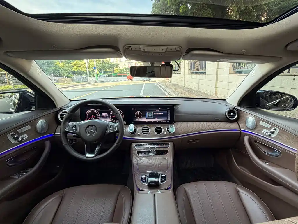 Mercedes-Benz E-Class — миниатюра 5