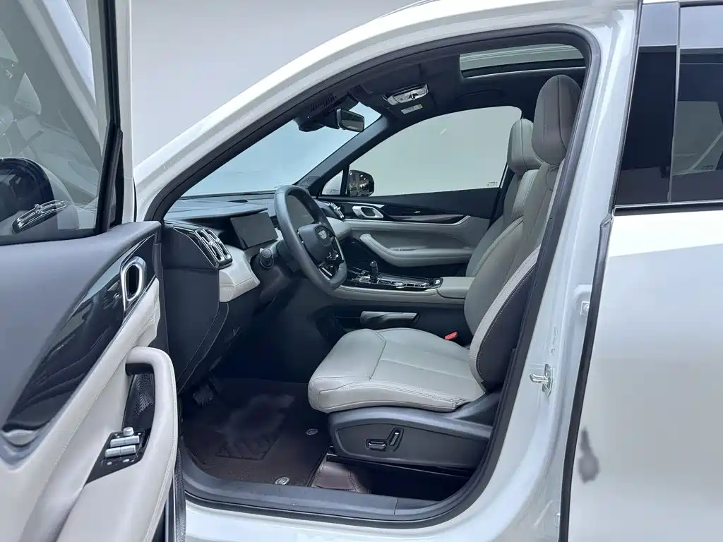 Geely Boyue L — миниатюра 22