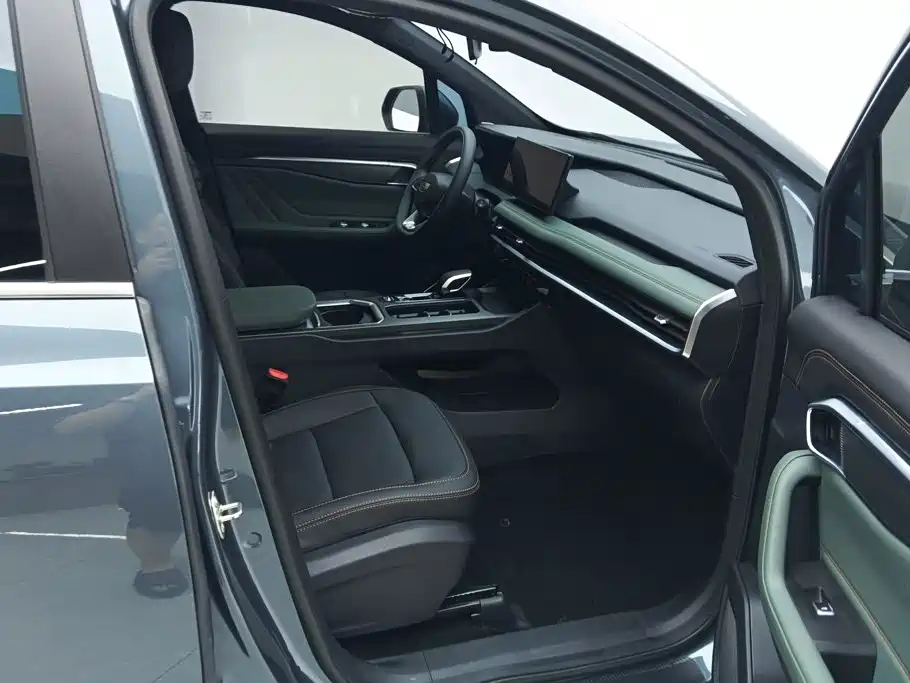 Geely Haoyue L — миниатюра 8