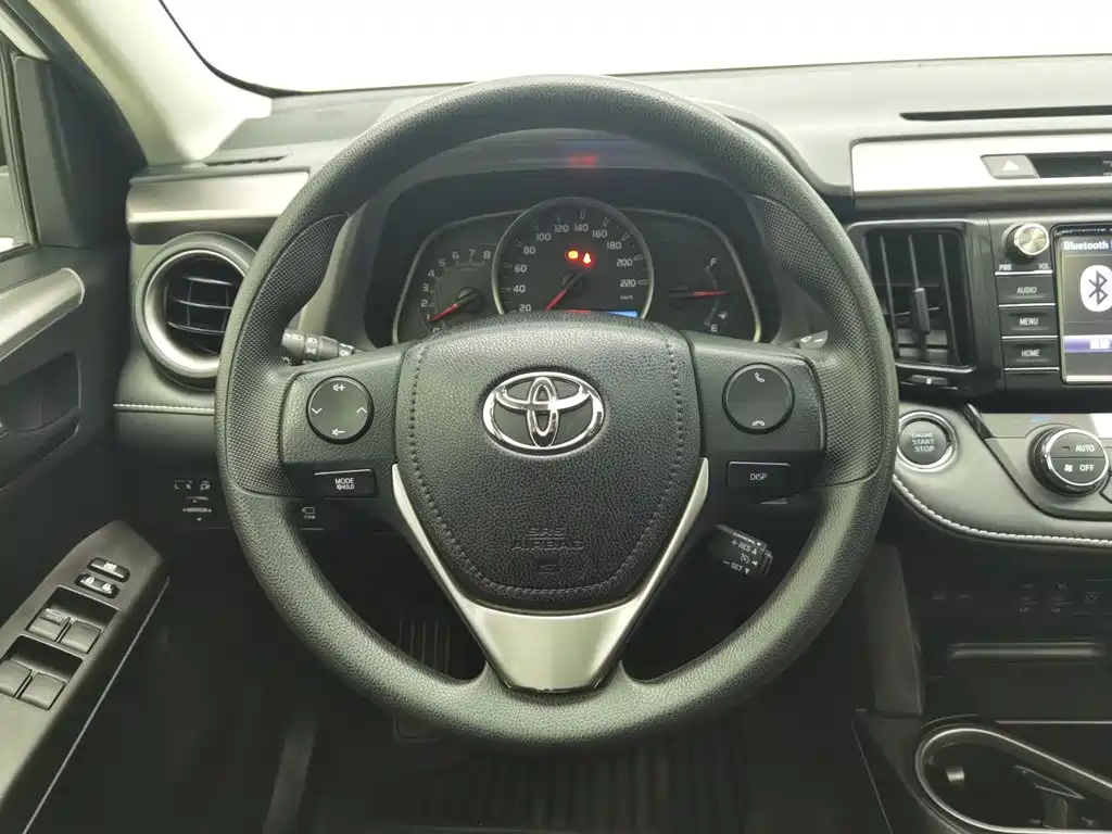 Toyota RAV4 — миниатюра 11