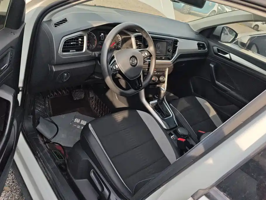 Volkswagen T-Roc — миниатюра 8