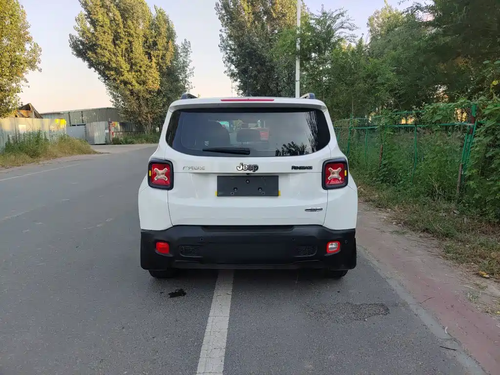 Jeep Renegade — миниатюра 10