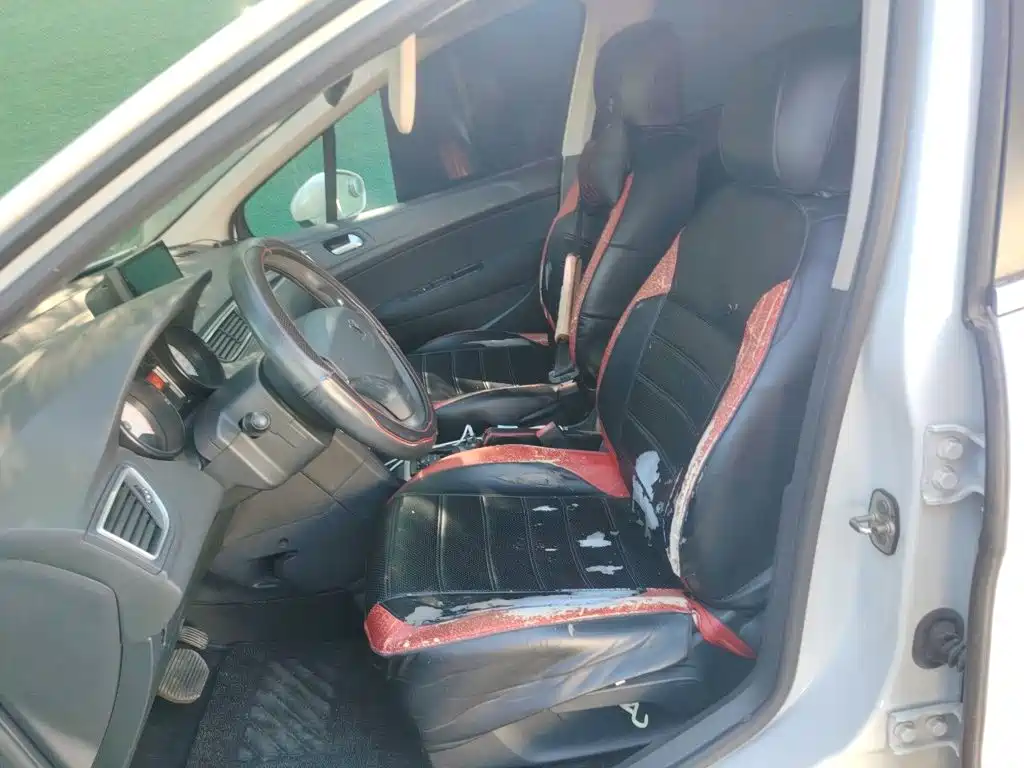 Peugeot 308 — миниатюра 11