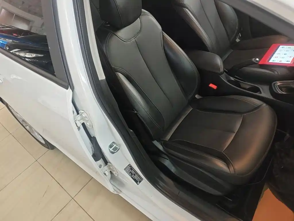 Buick Excelle — миниатюра 25
