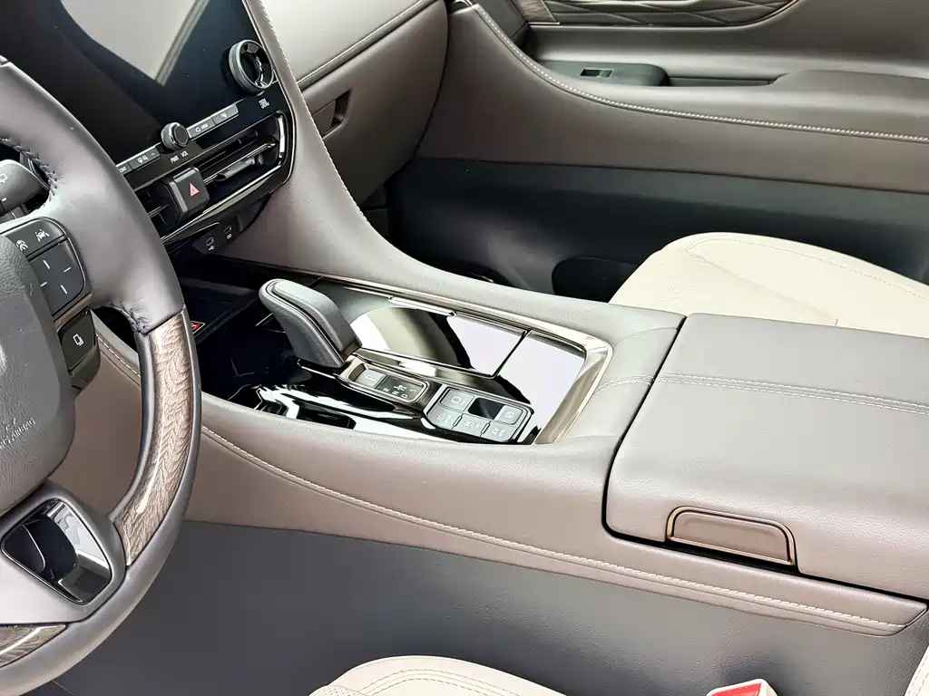 Toyota Vellfire — миниатюра 4