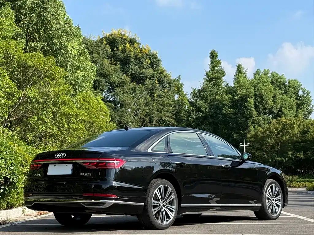 Audi A8 — миниатюра 4