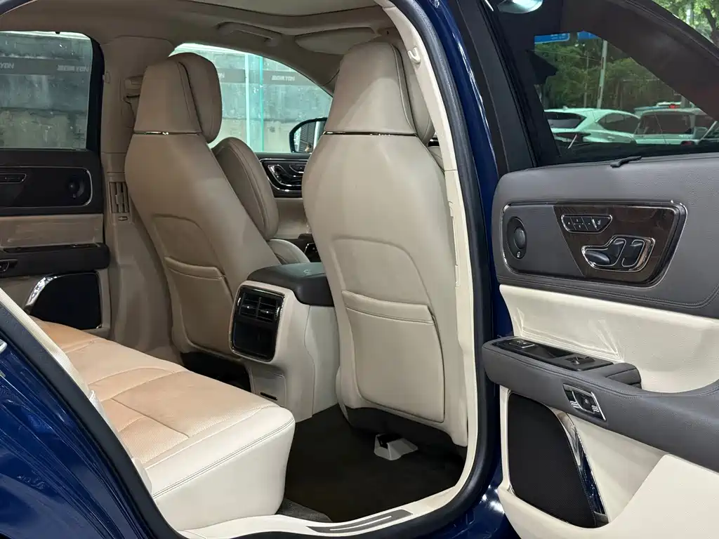Lincoln Continental — миниатюра 10