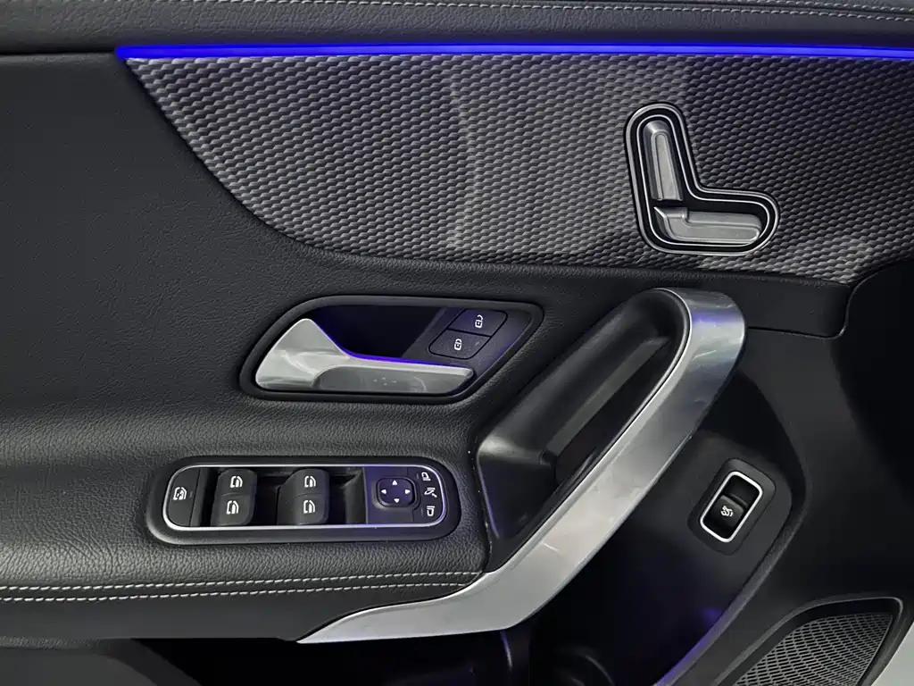 Mercedes-Benz A-Class — миниатюра 12