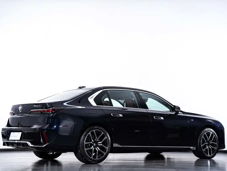 BMW 7 Series — миниатюра 6