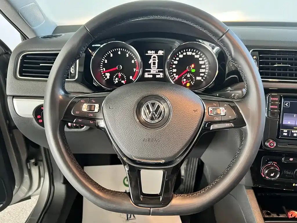 Volkswagen Sagitar — миниатюра 14