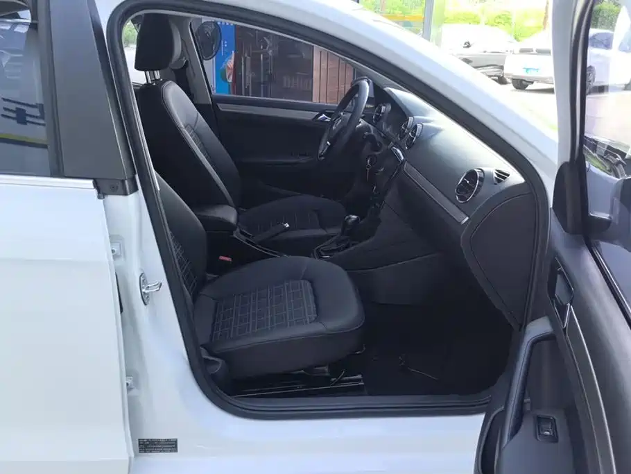 Volkswagen Jetta — миниатюра 8