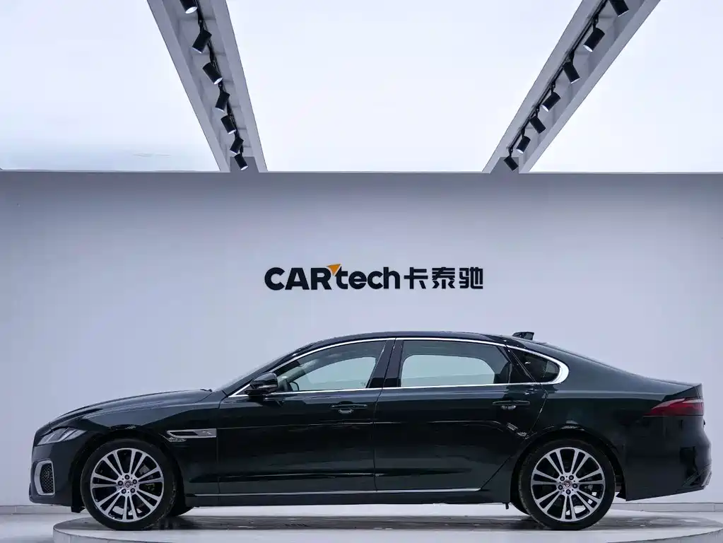 Jaguar XFL 2024 2.0T P250 Premium Luxury