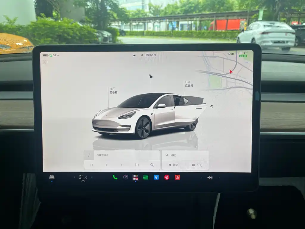 Tesla Model 3 — миниатюра 19