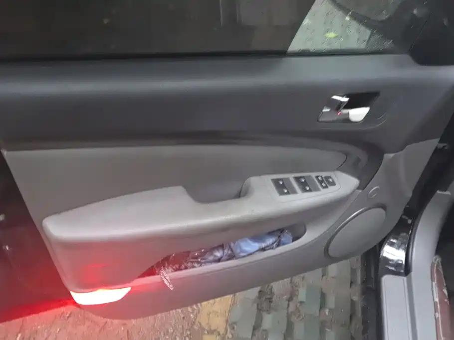 Chevrolet Epica — миниатюра 7