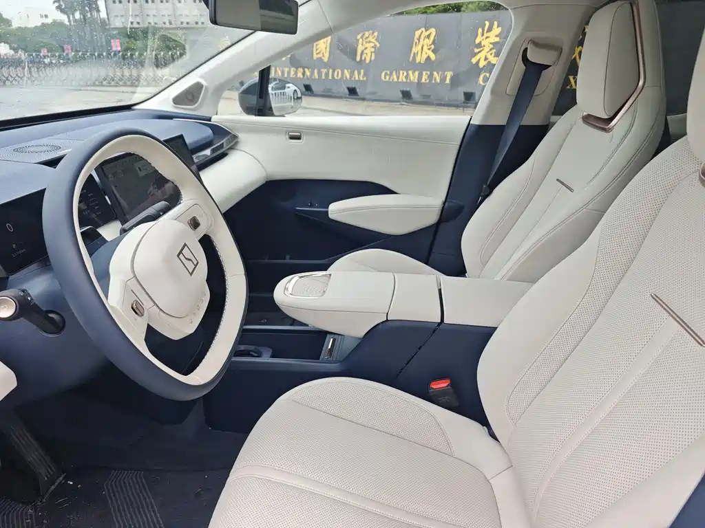 Zeekr X 2025 мест