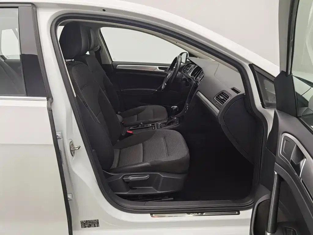 Volkswagen Golf — миниатюра 23