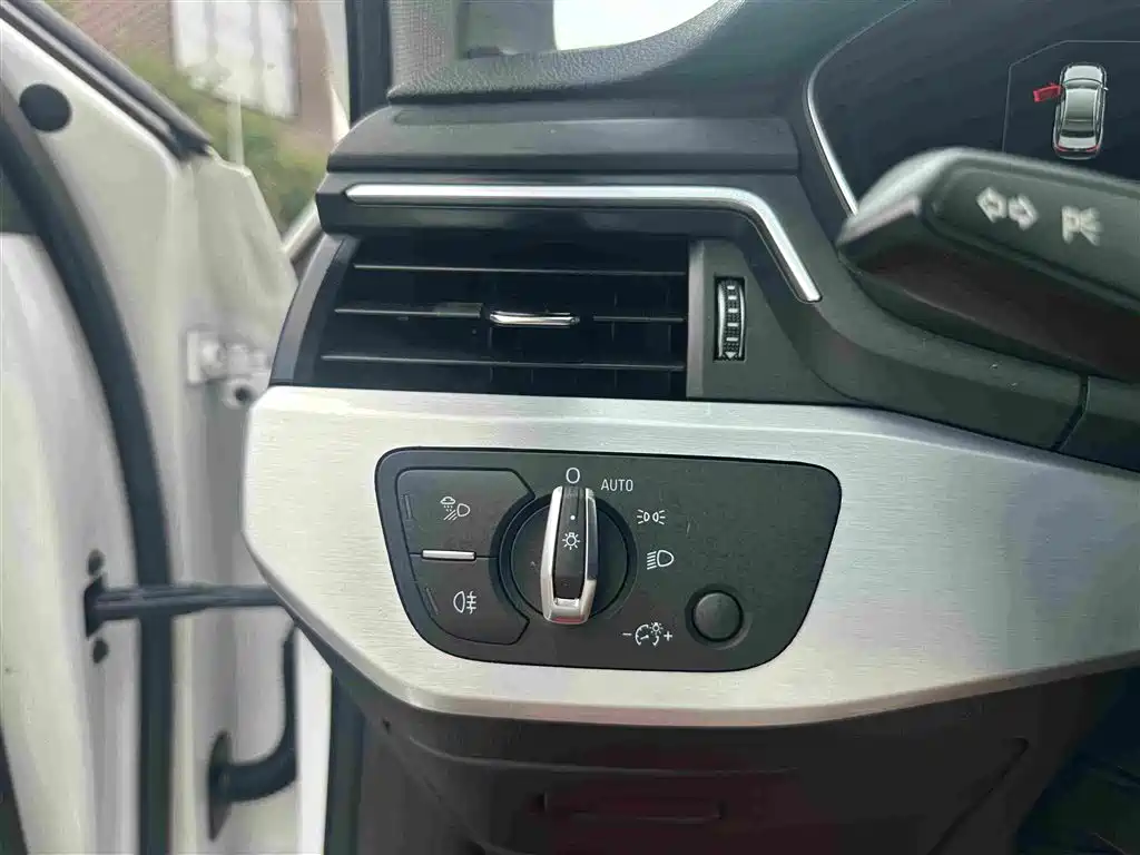 Audi A4L — миниатюра 16