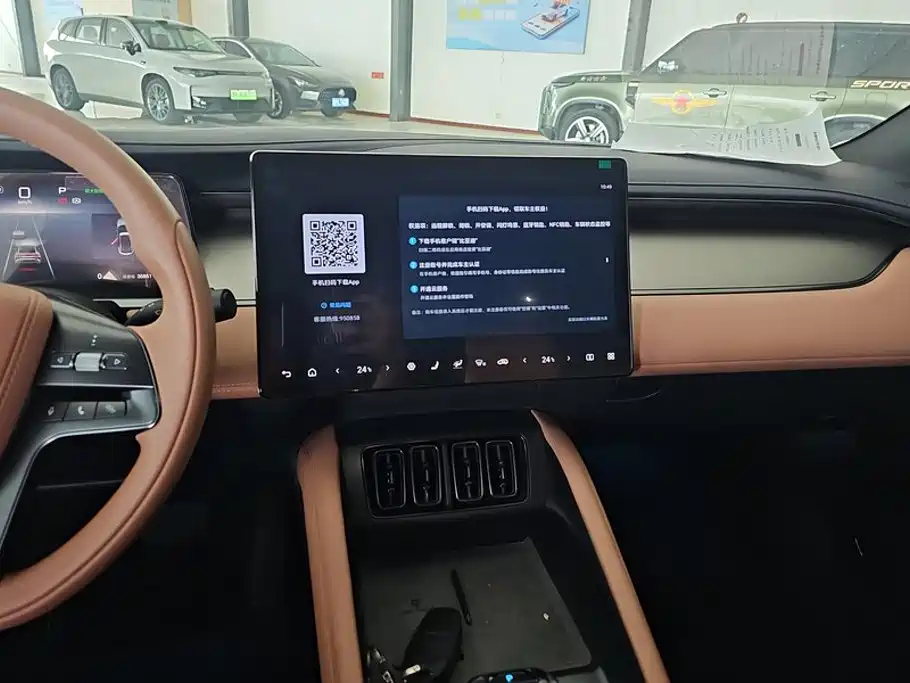 BYD L EV — миниатюра 13