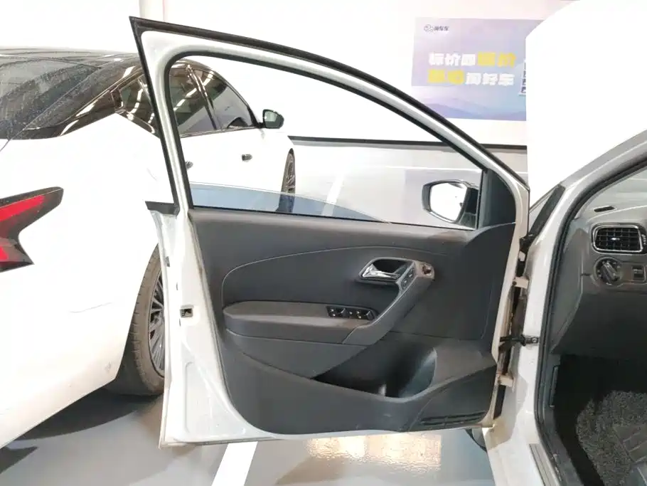 Volkswagen Polo — миниатюра 7