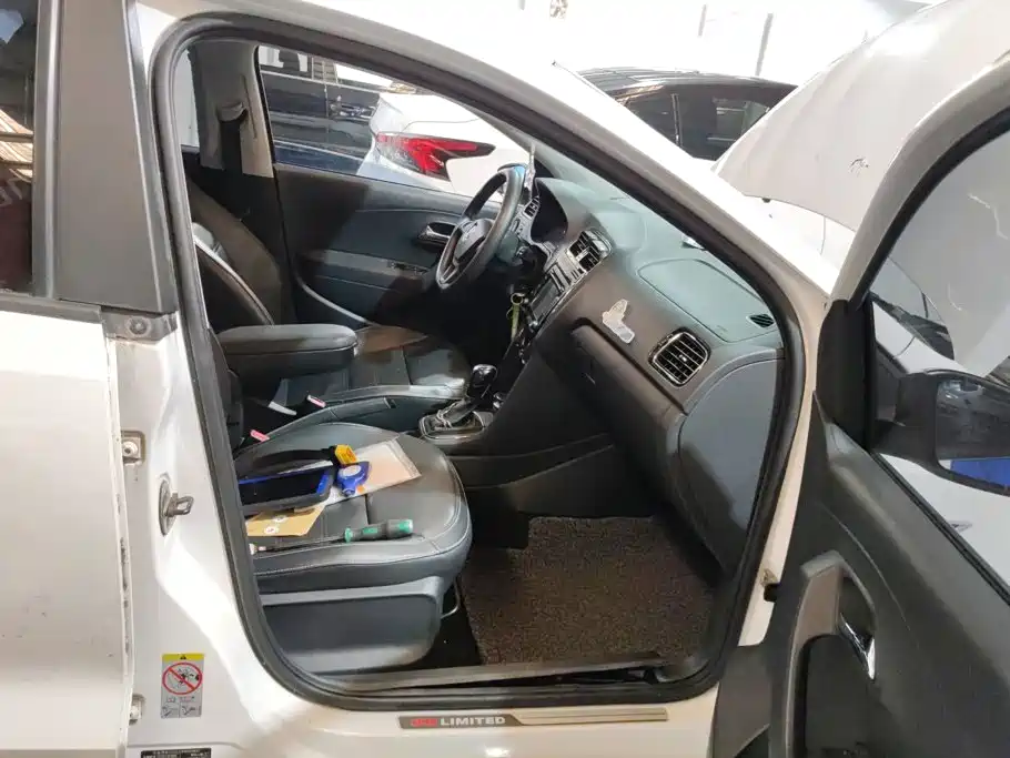 Volkswagen Polo — миниатюра 8