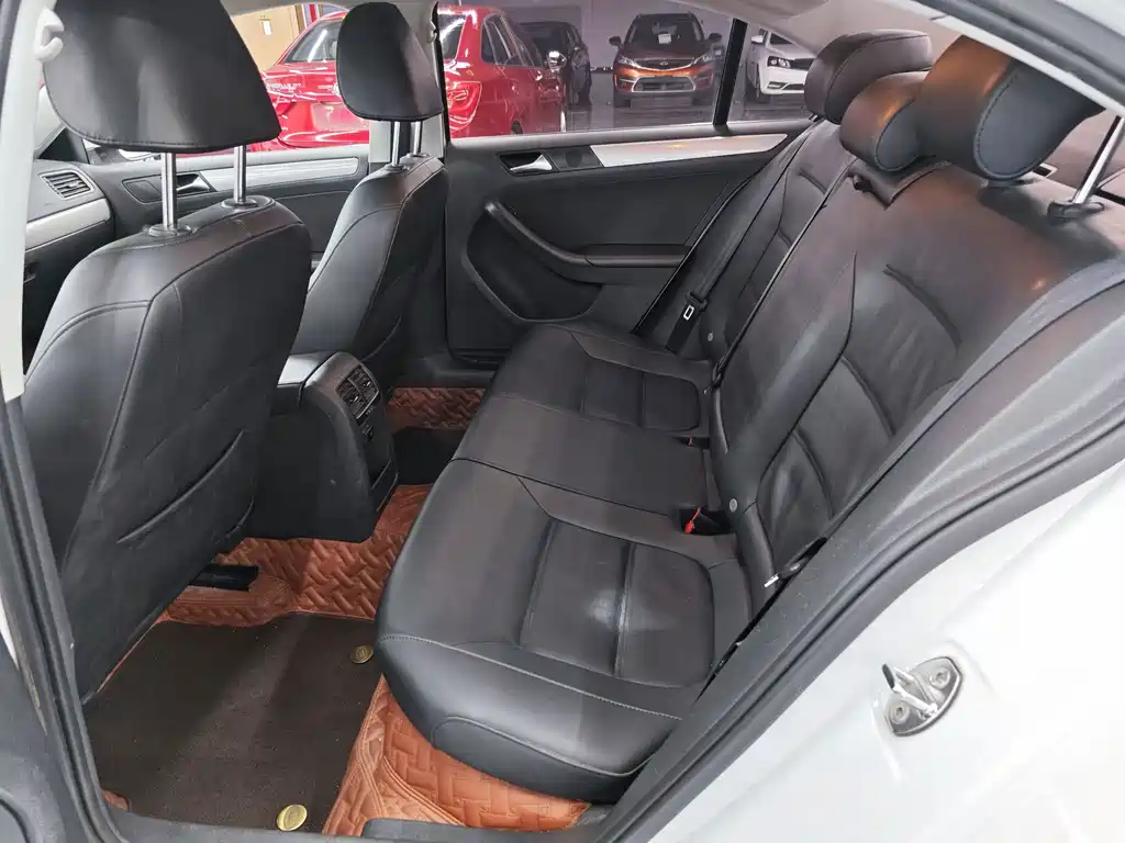 Volkswagen Sagitar — миниатюра 9