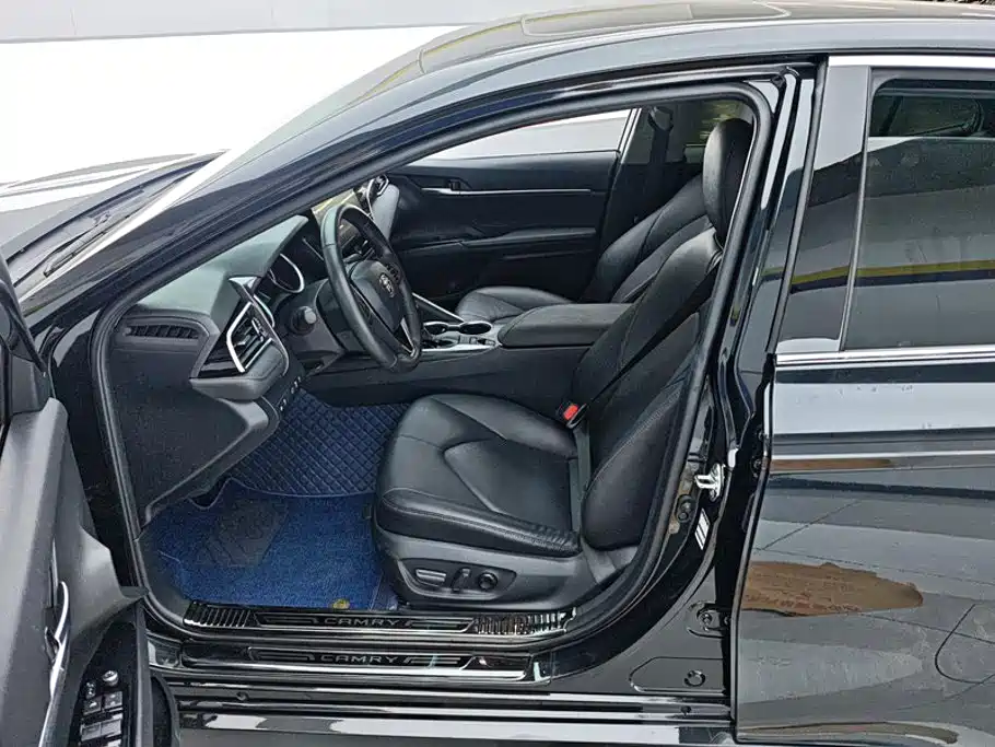 Toyota Camry — миниатюра 9