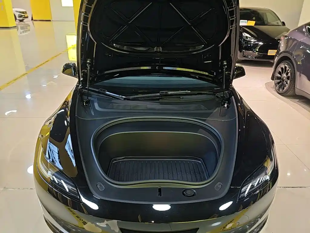 Tesla Model 3 — миниатюра 20
