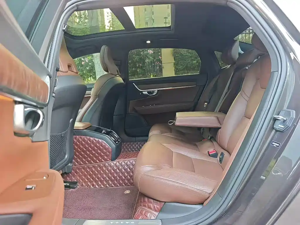 Volvo S90 — миниатюра 6