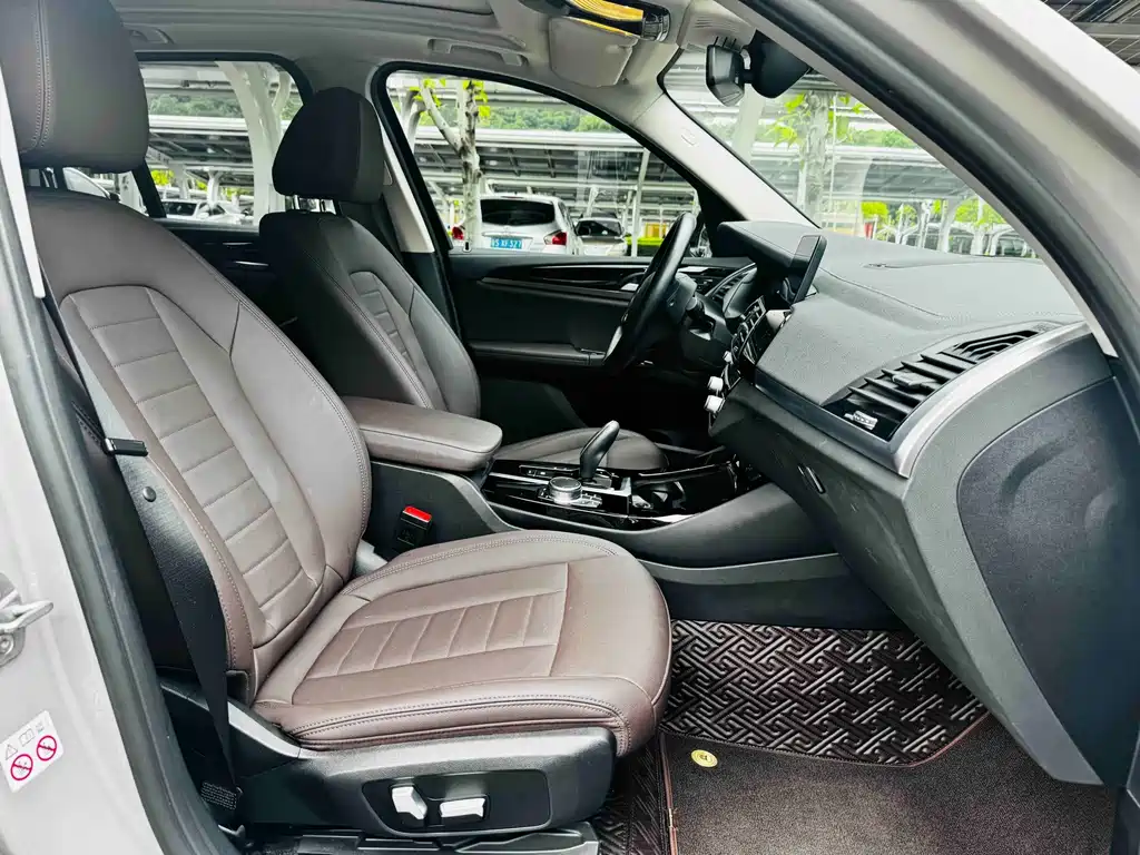 BMW X3 — миниатюра 9