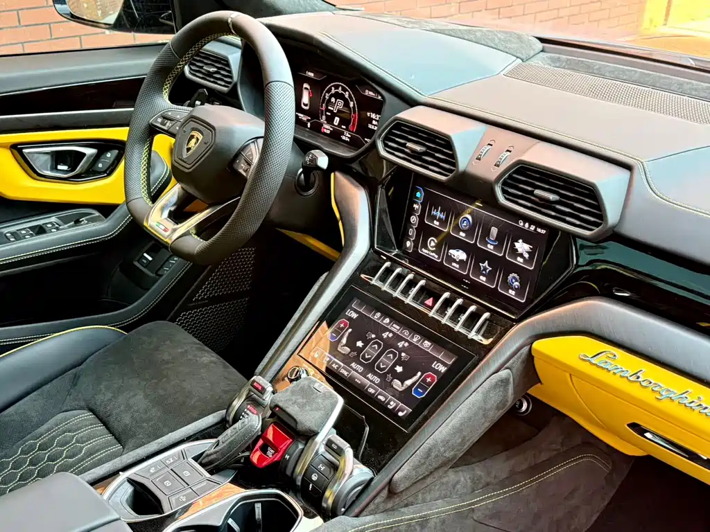Lamborghini Urus — миниатюра 19
