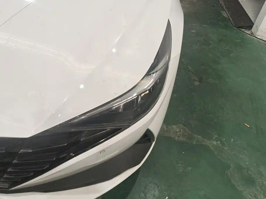 Hyundai Elantra — миниатюра 5