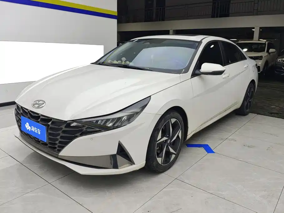 伊兰特 2021款 1.5L CVT LUX尊贵版 2020