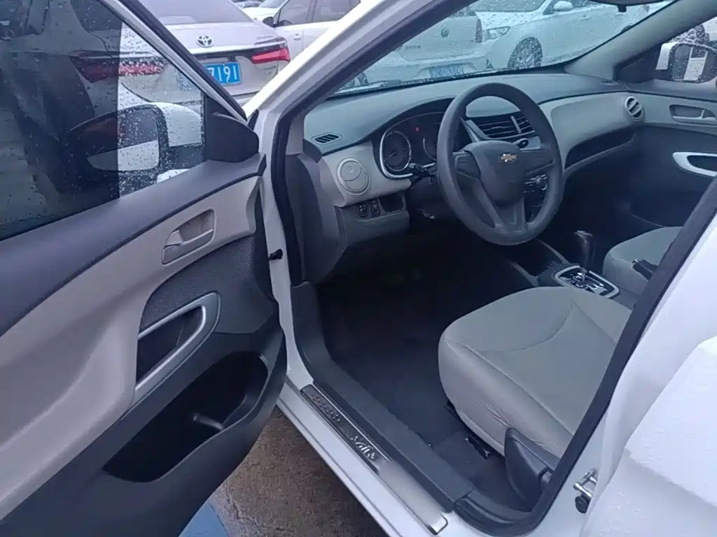 Chevrolet Sail — миниатюра 16