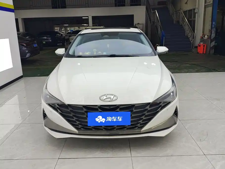 Hyundai Elantra — миниатюра 2