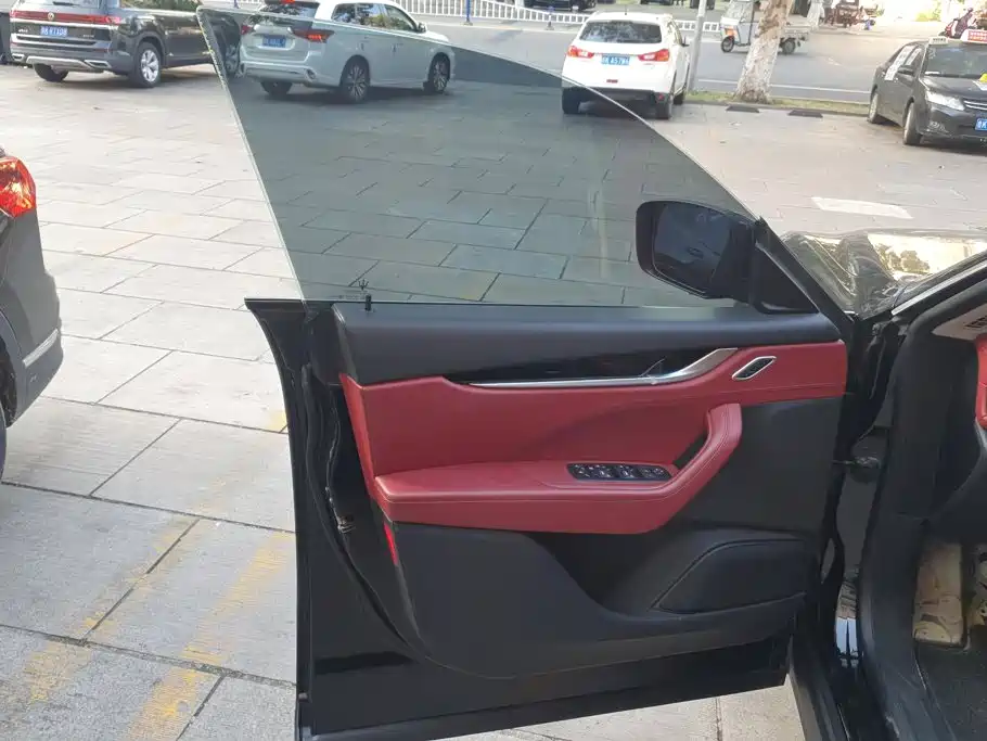 Maserati Levante — миниатюра 7