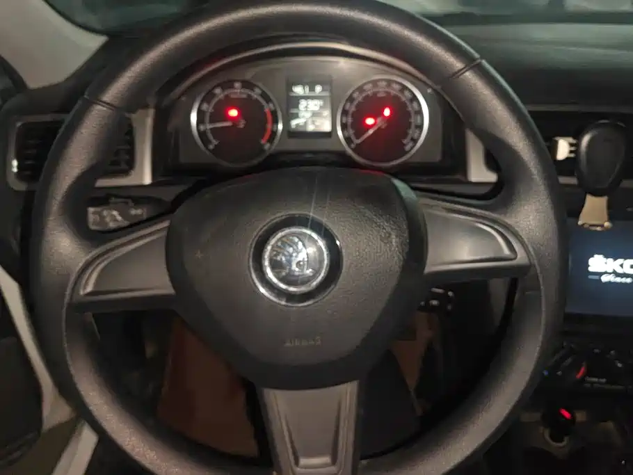 Skoda Rapid Spaceback — миниатюра 15
