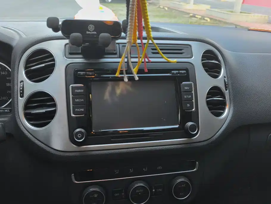 Volkswagen Tiguan — миниатюра 13