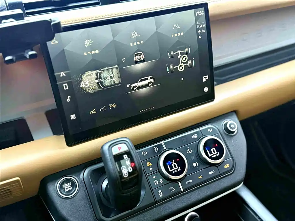 Land Rover Defender — миниатюра 11