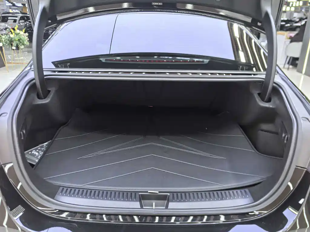 Mercedes-Benz E-Class New Energy — миниатюра 12