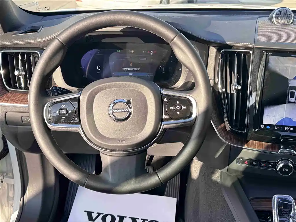 VOLVO XC60 PLUG IN HYBRID