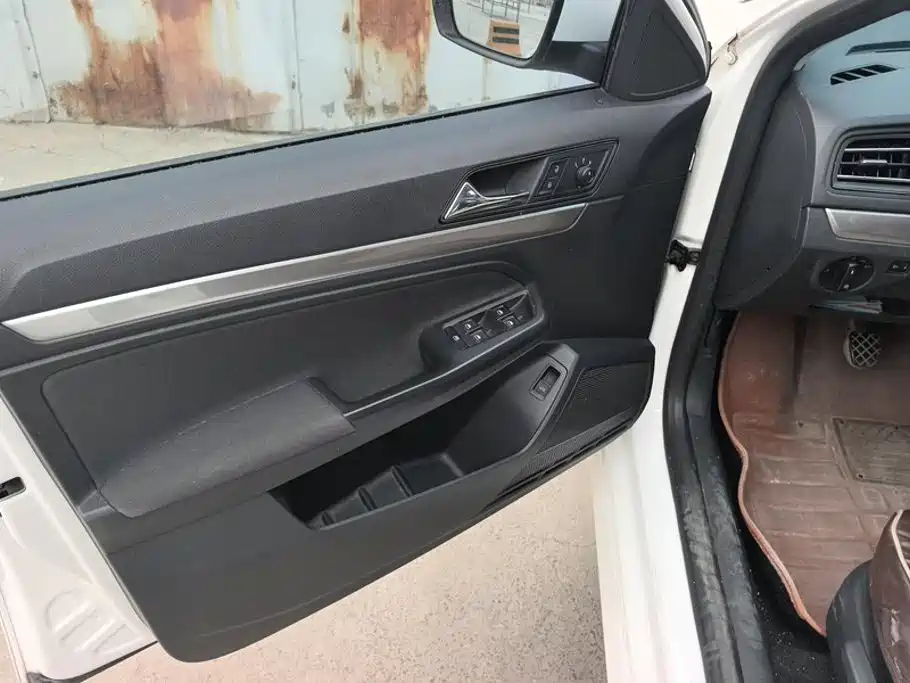 Volkswagen Lavida — миниатюра 7