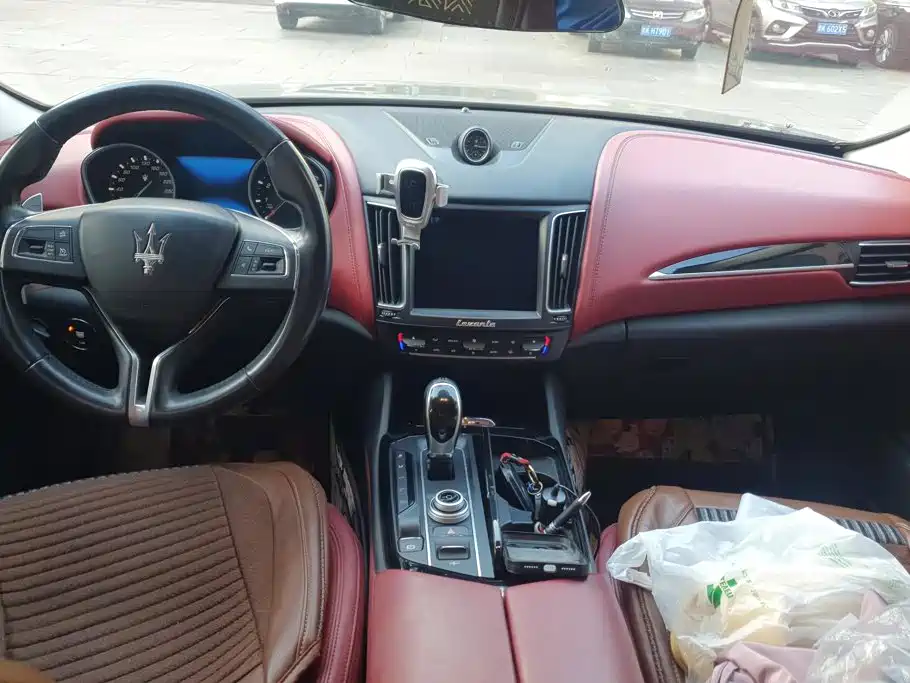 Maserati Levante — миниатюра 12
