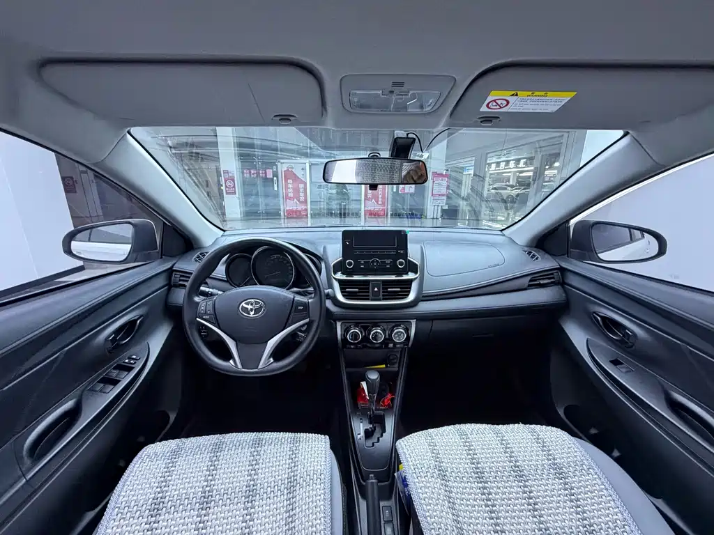 Toyota Yaris L — миниатюра 7