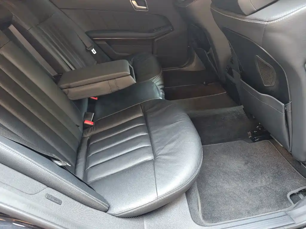 Mercedes-Benz E-Class — миниатюра 27
